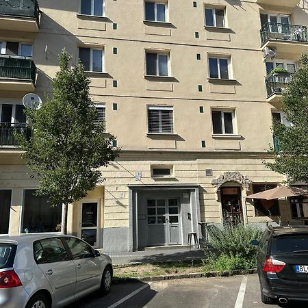 Brand New, Design Apartment Jojo, Oldtown, Balcony Bratislava Bagian luar foto
