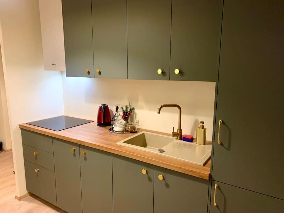 Brand New, Design Apartment Jojo, Oldtown, Balcony Bratislava Bagian luar foto