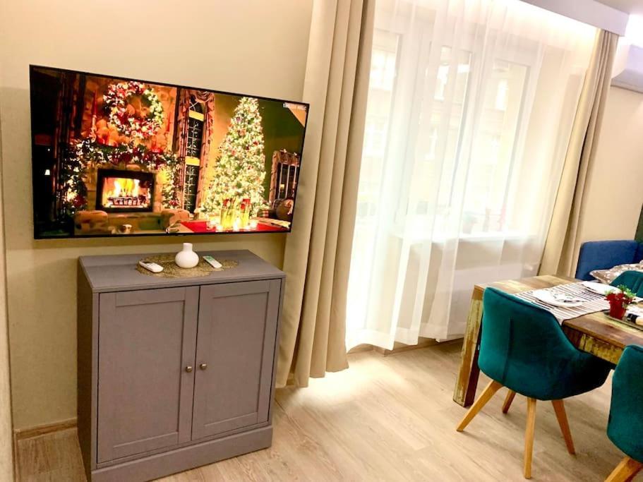 Brand New, Design Apartment Jojo, Oldtown, Balcony Bratislava Bagian luar foto
