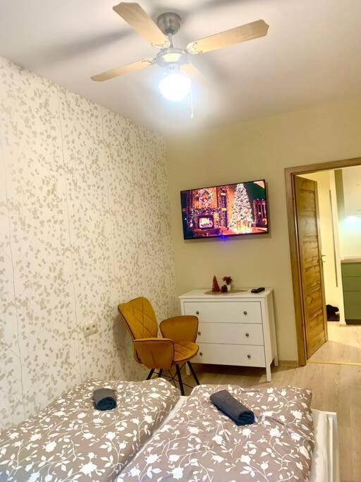 Brand New, Design Apartment Jojo, Oldtown, Balcony Bratislava Bagian luar foto