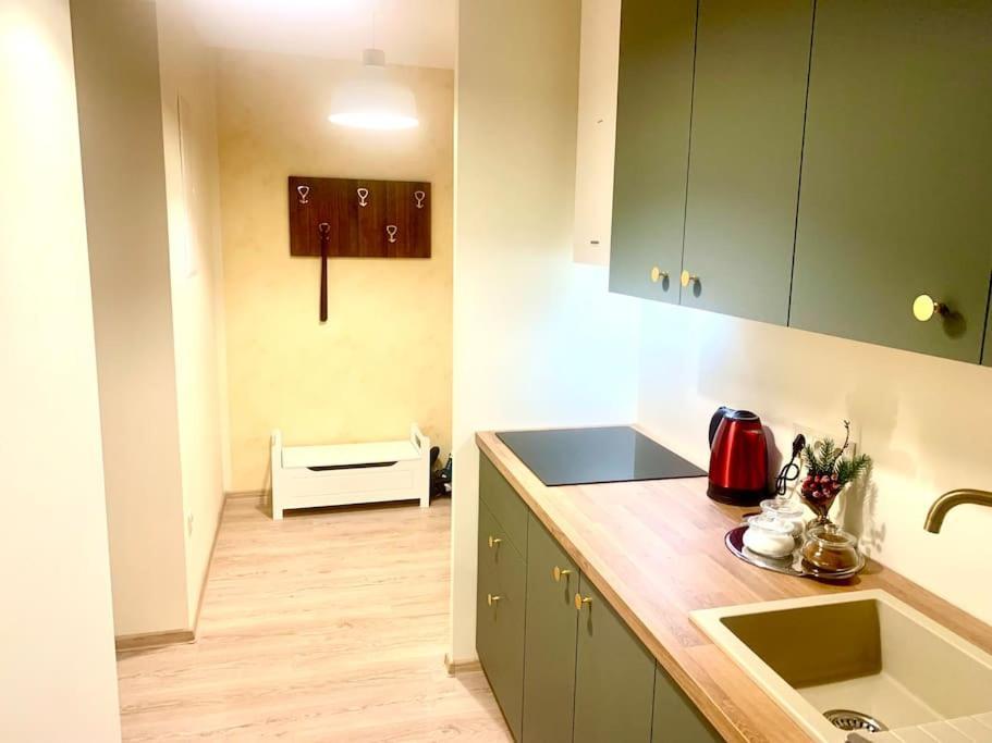 Brand New, Design Apartment Jojo, Oldtown, Balcony Bratislava Bagian luar foto