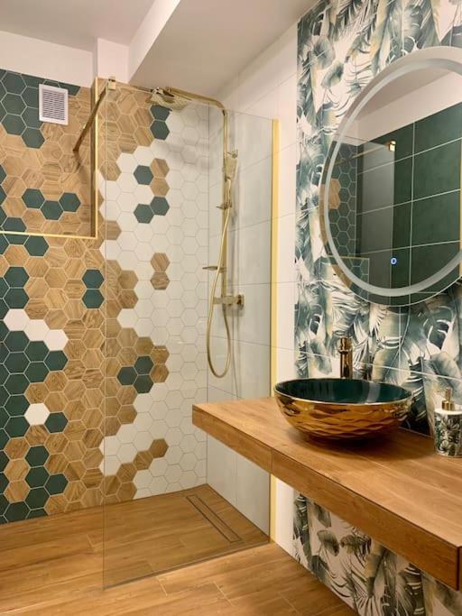 Brand New, Design Apartment Jojo, Oldtown, Balcony Bratislava Bagian luar foto