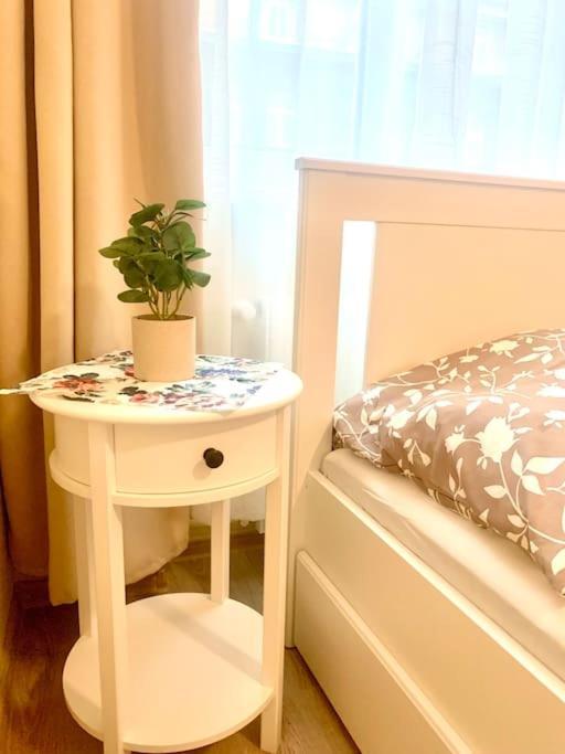 Brand New, Design Apartment Jojo, Oldtown, Balcony Bratislava Bagian luar foto