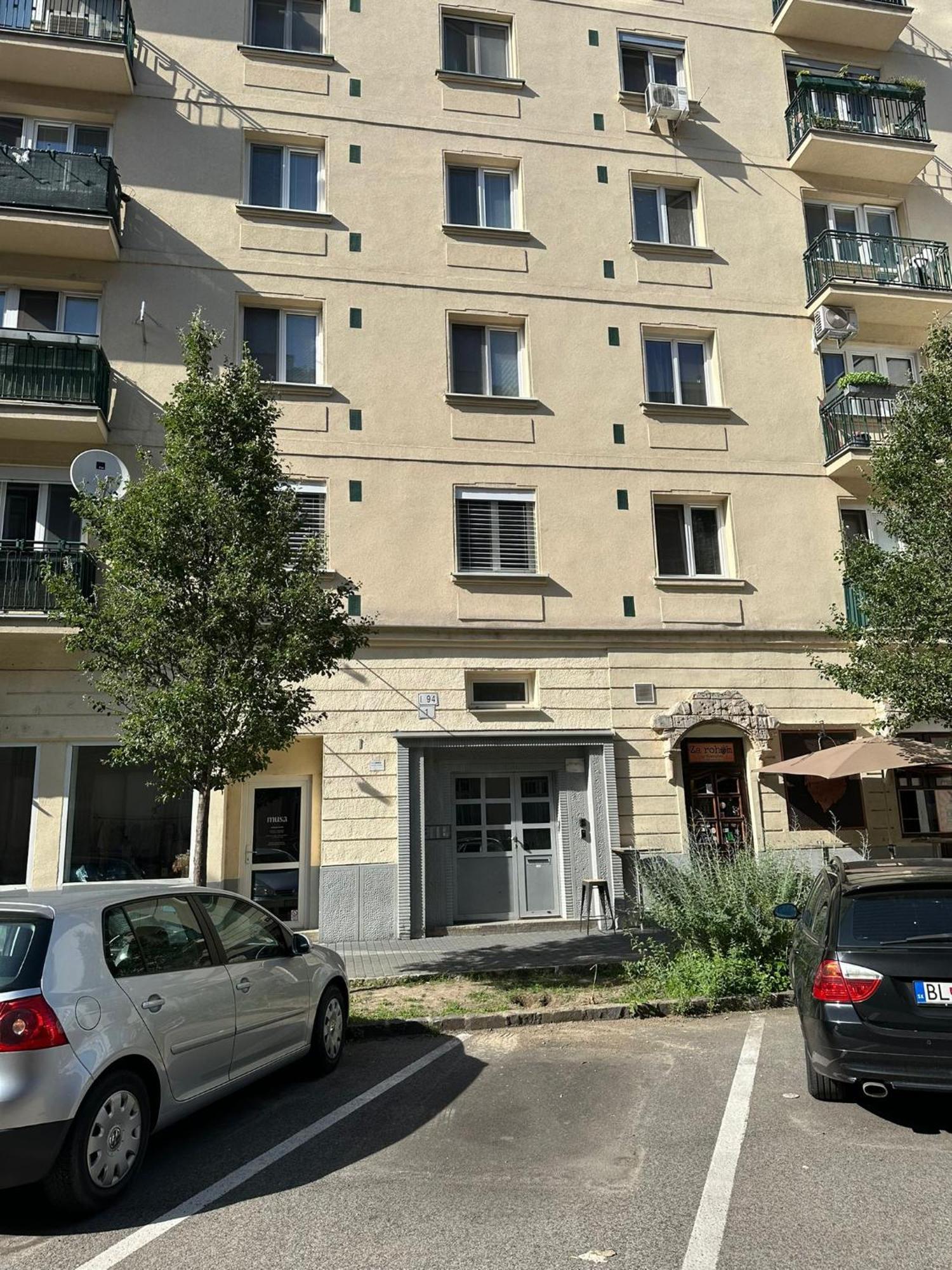 Brand New, Design Apartment Jojo, Oldtown, Balcony Bratislava Bagian luar foto